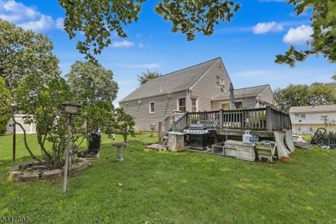 92 Silver Lake Avenue Edison NJ 08817