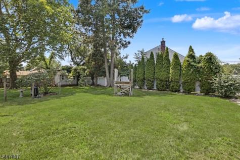 92 Silver Lake Avenue Edison NJ 08817