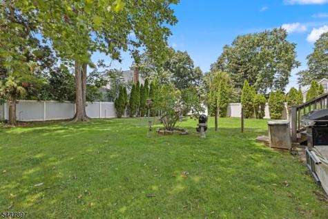 92 Silver Lake Avenue Edison NJ 08817