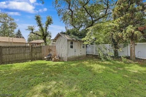92 Silver Lake Avenue Edison NJ 08817