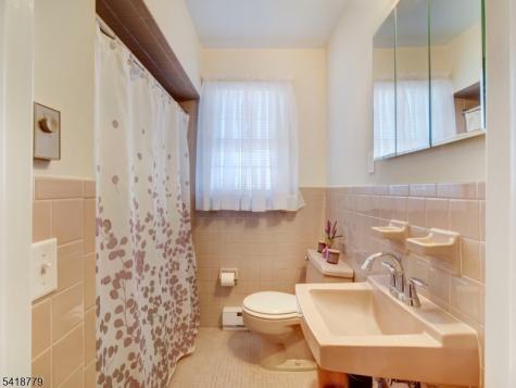 23 Nassau Road Verona NJ 07044