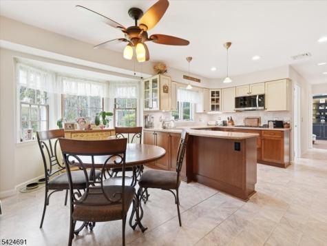24 Powhatatan Way Mount Olive NJ 07828