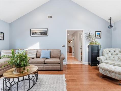 24 Powhatatan Way Mount Olive NJ 07828