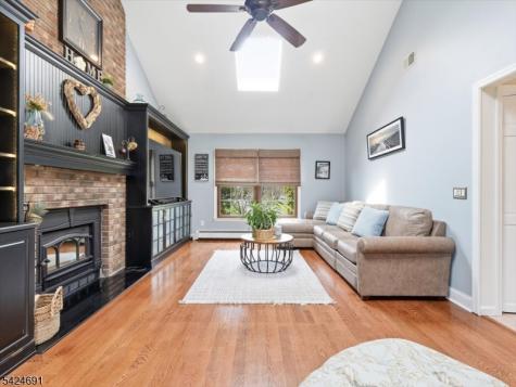 24 Powhatatan Way Mount Olive NJ 07828
