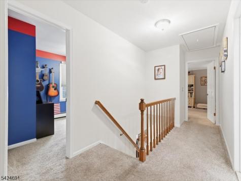 24 Powhatatan Way Mount Olive NJ 07828