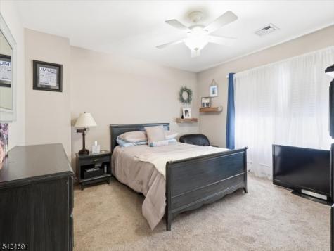24 Powhatatan Way Mount Olive NJ 07828