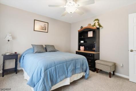 24 Powhatatan Way Mount Olive NJ 07828