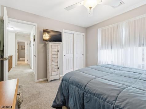 24 Powhatatan Way Mount Olive NJ 07828
