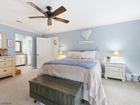 24 Powhatatan Way Mount Olive NJ 07828