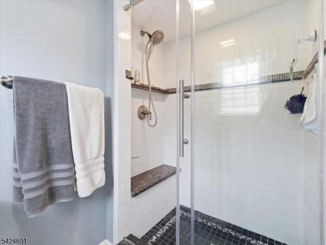 24 Powhatatan Way Mount Olive NJ 07828