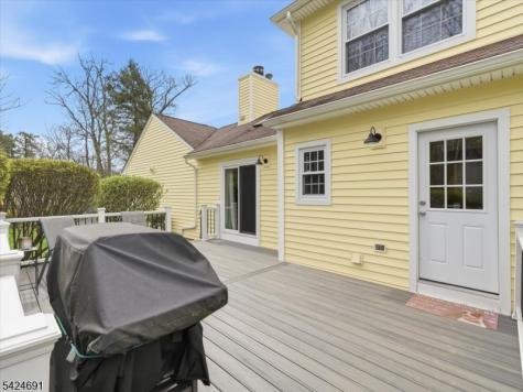 24 Powhatatan Way Mount Olive NJ 07828
