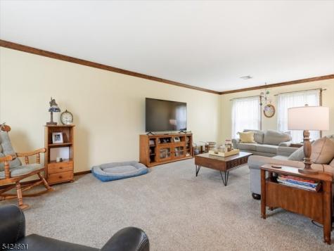 24 Powhatatan Way Mount Olive NJ 07828
