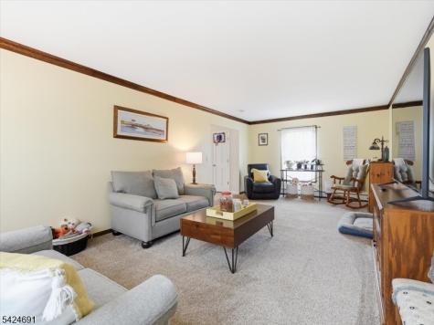 24 Powhatatan Way Mount Olive NJ 07828