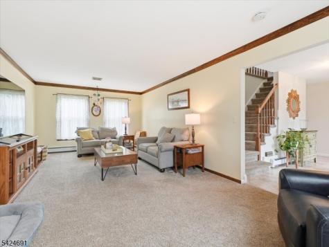 24 Powhatatan Way Mount Olive NJ 07828