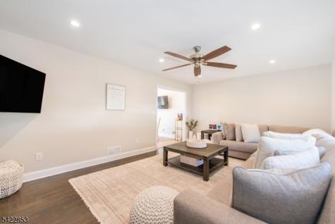 15 Green Meadows Road Fairfield NJ 07004