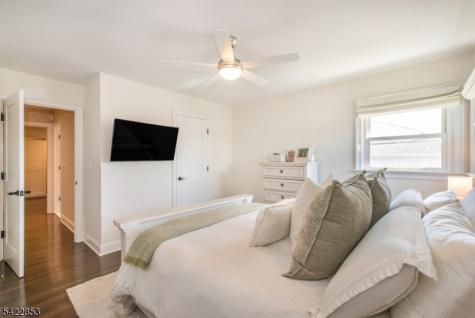 15 Green Meadows Road Fairfield NJ 07004