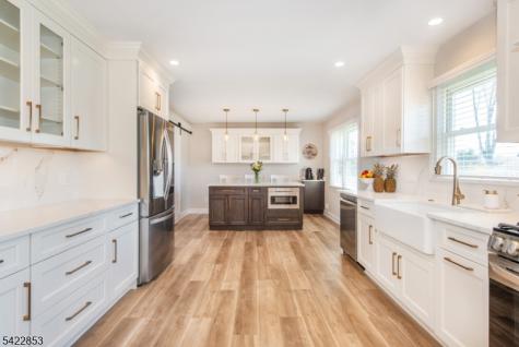 15 Green Meadows Road Fairfield NJ 07004
