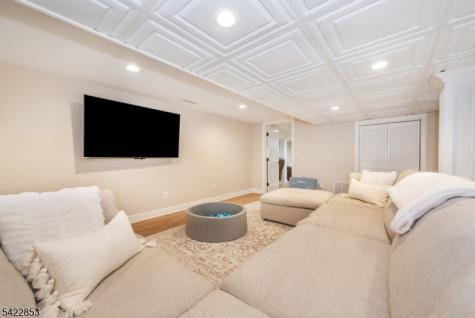 15 Green Meadows Road Fairfield NJ 07004