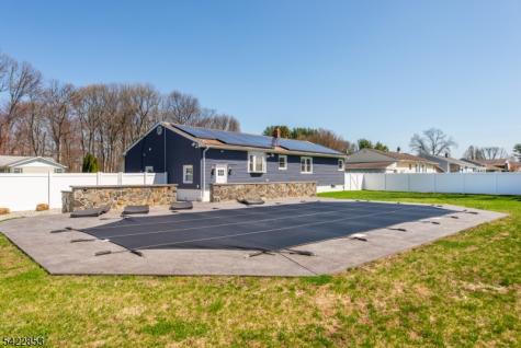 15 Green Meadows Road Fairfield NJ 07004
