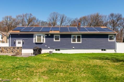 15 Green Meadows Road Fairfield NJ 07004