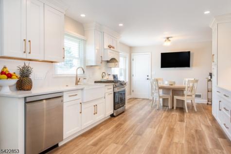 15 Green Meadows Road Fairfield NJ 07004