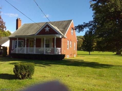 11 Willow Lane Holland NJ 08848