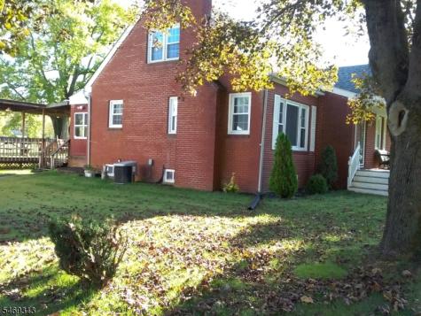 11 Willow Lane Holland NJ 08848