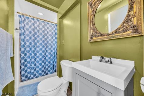 33 Mary Ellen Drive Edison NJ 08820