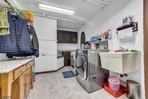 33 Mary Ellen Drive Edison NJ 08820