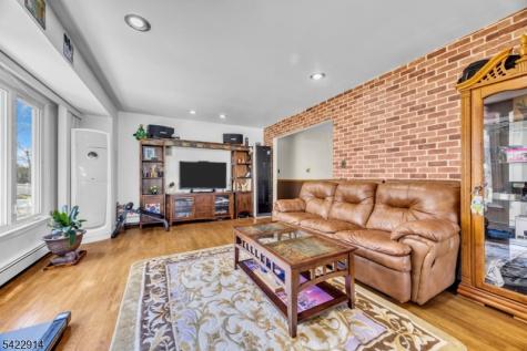33 Mary Ellen Drive Edison NJ 08820
