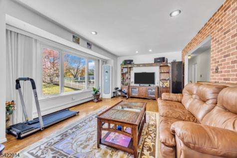 33 Mary Ellen Drive Edison NJ 08820