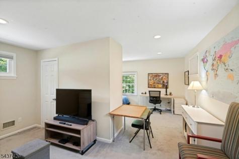 4 Ashley Court Morris NJ 07960