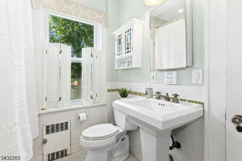 380 Elm Avenue Rahway NJ 07065