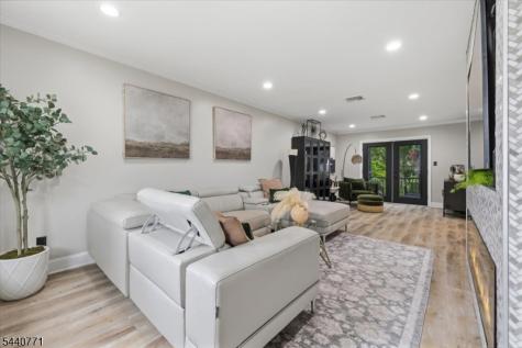 11 Nottingham Road West Orange NJ 07052