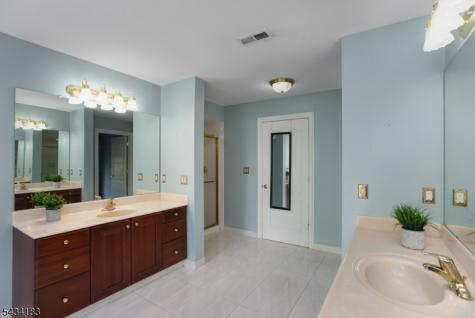 4 Windy Hill Road Green Brook NJ 08812