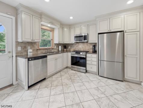 24 Westgate Drive Sparta NJ 07871