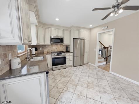 24 Westgate Drive Sparta NJ 07871