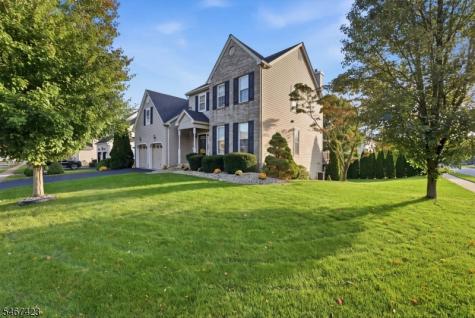17 Windsor Lane Lopatcong NJ 08865