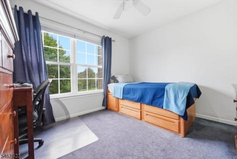 17 Windsor Lane Lopatcong NJ 08865
