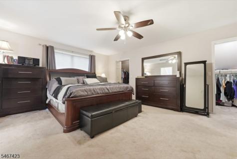17 Windsor Lane Lopatcong NJ 08865