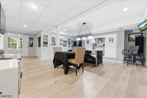 17 Windsor Lane Lopatcong NJ 08865