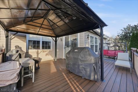 17 Windsor Lane Lopatcong NJ 08865