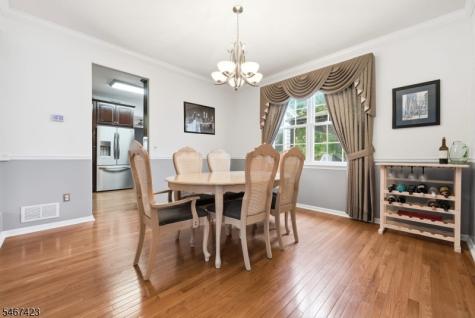 17 Windsor Lane Lopatcong NJ 08865