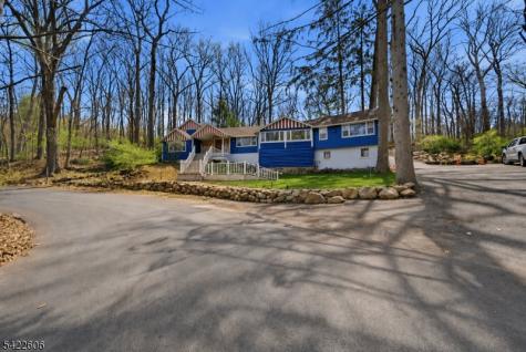 399 Springbrook Trail Byram NJ 07871
