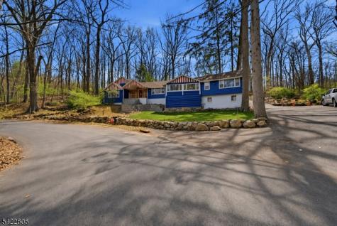 399 Springbrook Trail Byram NJ 07871
