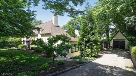 230 Satterthwaite Avenue Nutley NJ 07110