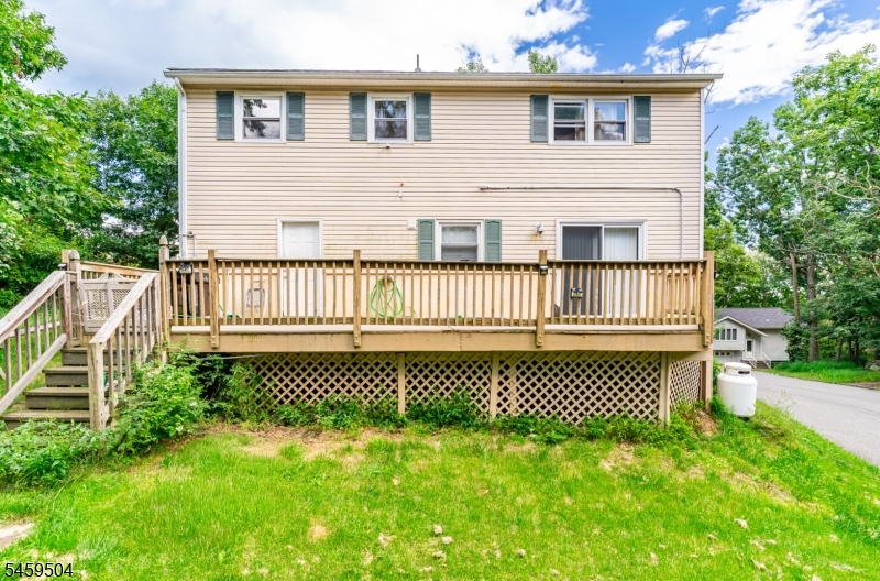 8 Rollins Trail Hopatcong NJ 07843