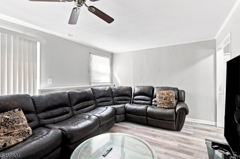 8 Rollins Trail Hopatcong NJ 07843