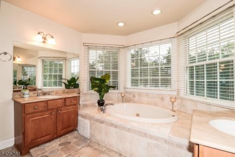 2 Brenner Court Franklin NJ 08873