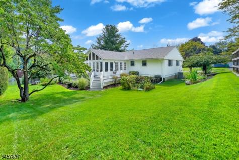 11 Fairview Avenue Newton NJ 07860